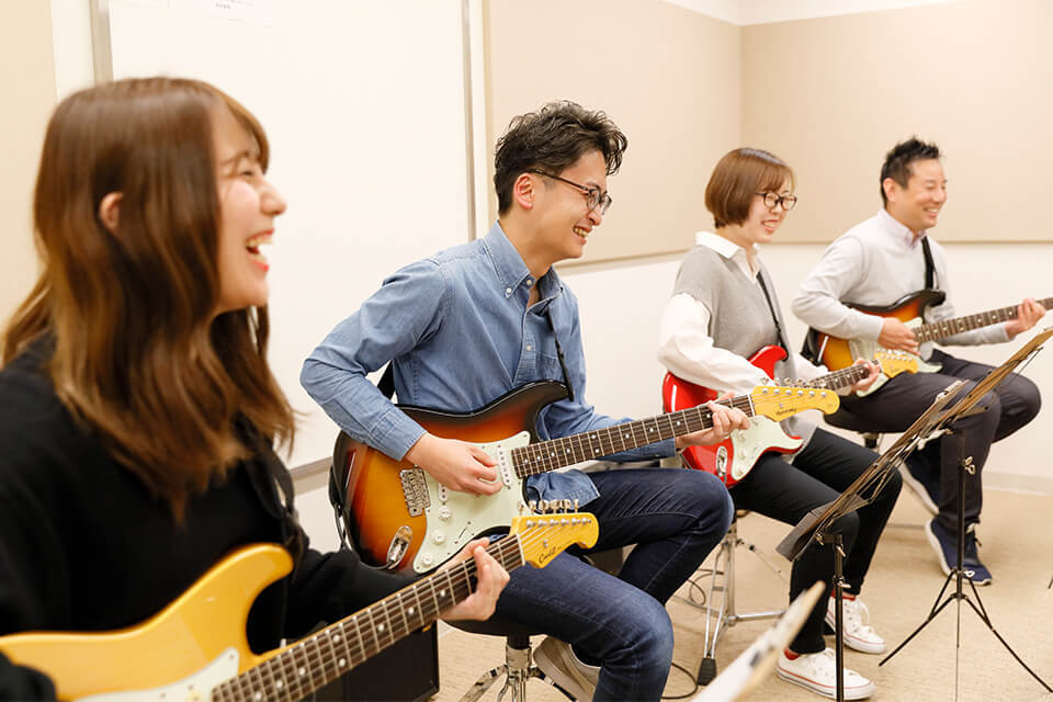 *島村楽器の音楽教室 音楽を楽しみたい気持ちをサポートするのが島村楽器の音楽教室。]]お一人お一人のご希望をお伺いしながら、レッスン内容をご提案させていただきます。]]レッスンだけでなく演奏を楽しむイベントや発表会も多数ご用意しております。 [https://www.shimamura.co.jp/ […]