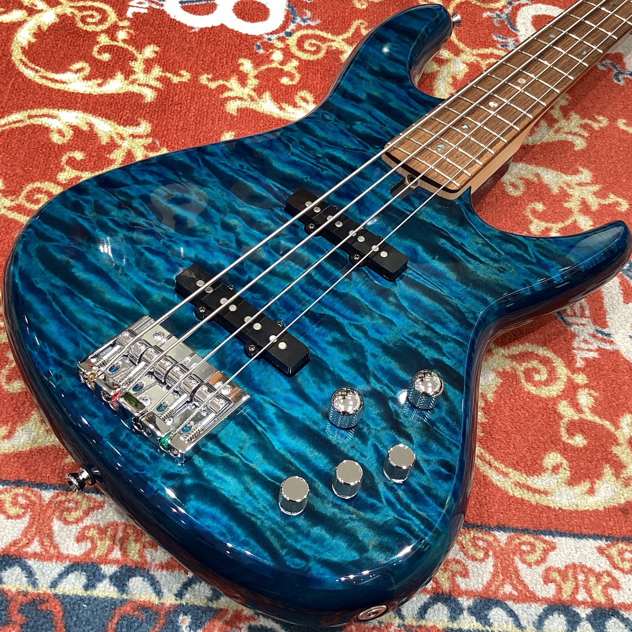 T's GuitarsOmni-4B/22/Q