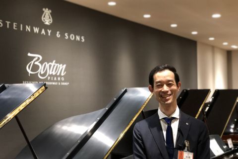 スタッフ写真 店長 加藤