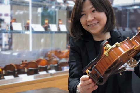 スタッフ写真 ピアノアドバイザー、弦楽器アドバイザー 間藤