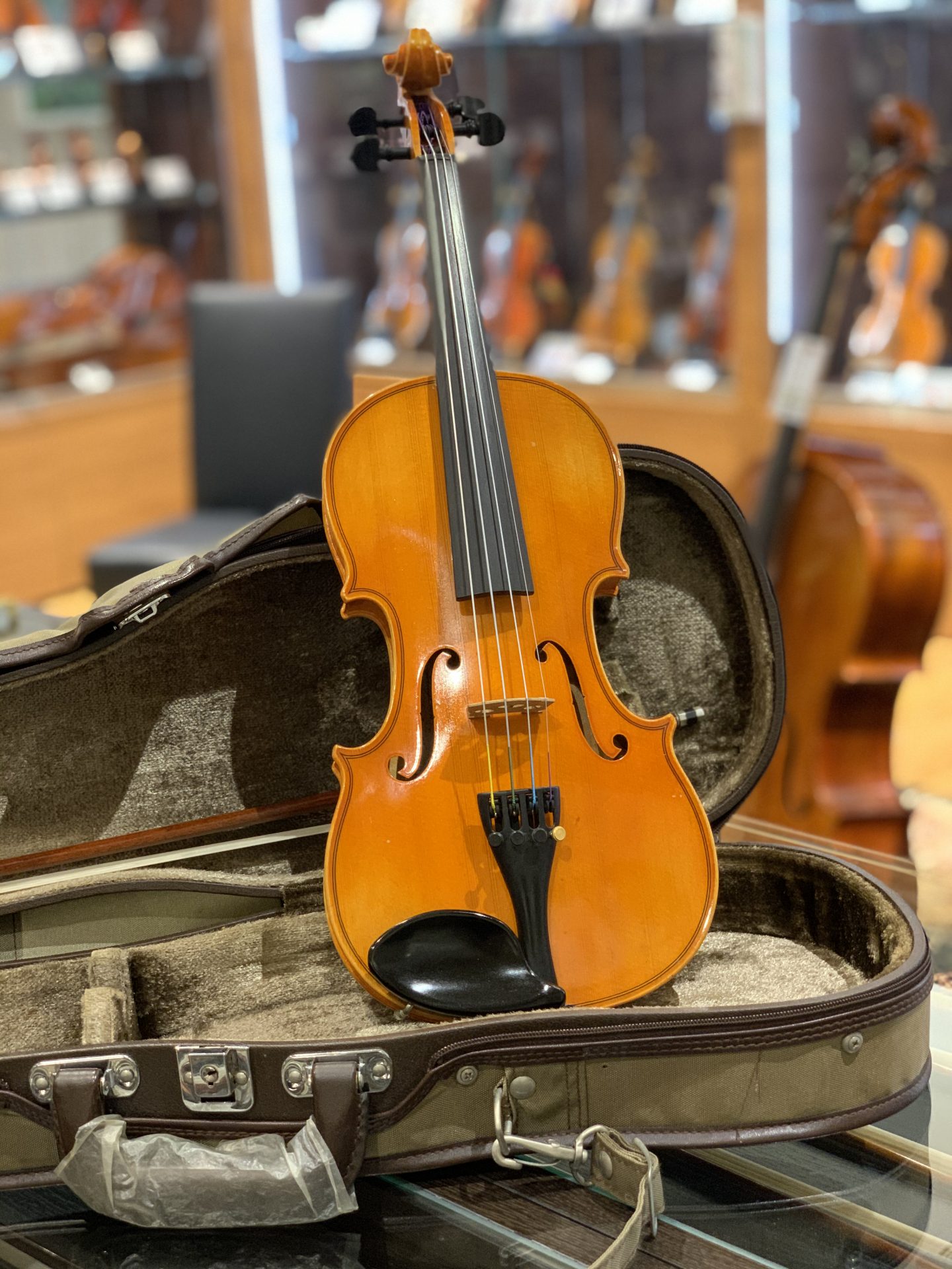 弦楽器 中古ヴァイオリンkarl Hofner カールヘフナー 1 2サイズ 入荷のご案内 マークイズ福岡ももち店 店舗情報 島村楽器