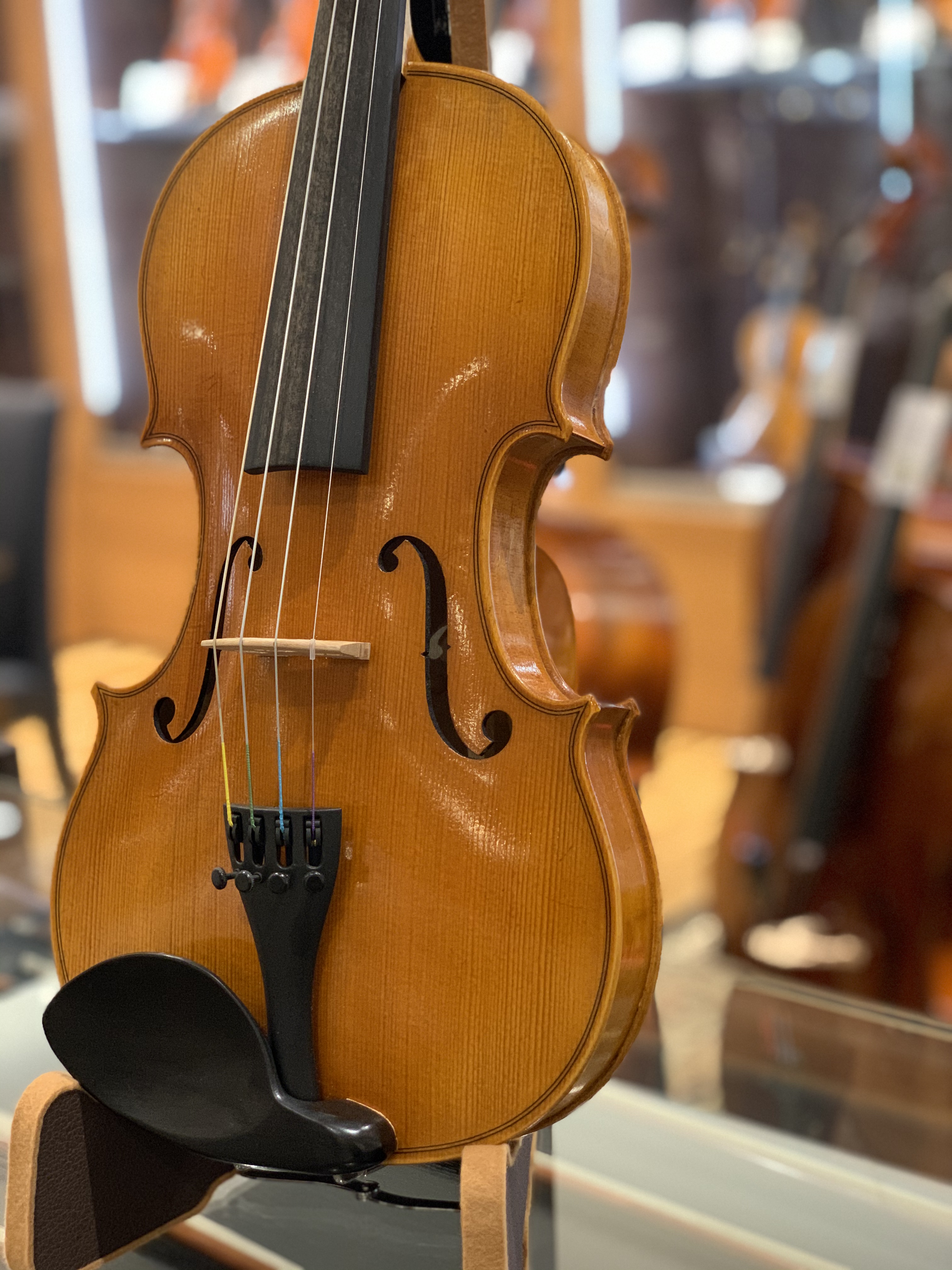 弦楽器 中古ヴァイオリンkarl Hofner カール ヘフナー 11ev入荷のご案内 マークイズ福岡ももち店 店舗情報 島村楽器 弦楽器 中古ヴァイオリンkarl Hofner カール ヘフナー 11ev入荷のご案内 マークイズ福岡ももち店 店舗情報 島村楽器