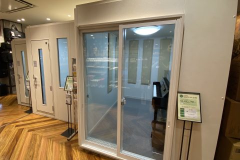 ヤマハ カワイ防音室 展示中 2畳の防音室 体験できます ーセフィーネ Nsー 島村楽器 マークイズ福岡ももち店
