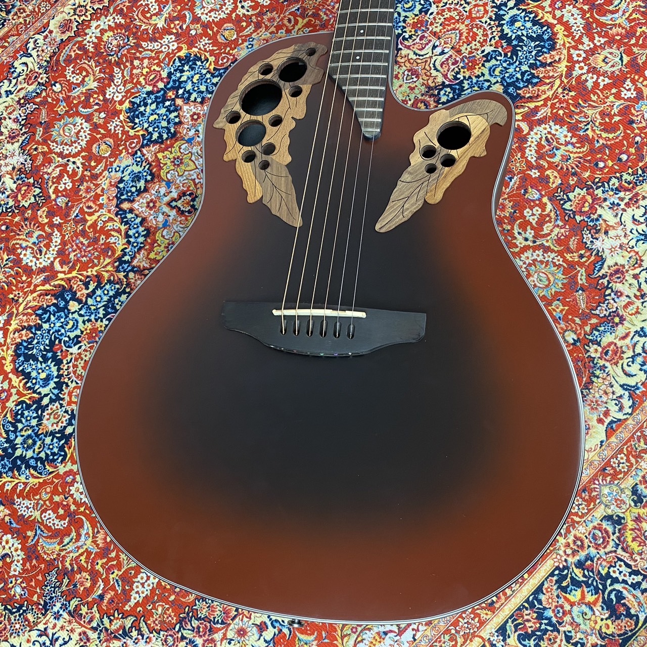 Ovation Celebrity Elite CE44 - Reverse Red Burst