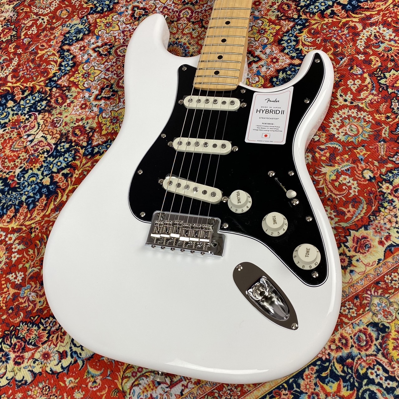 Fender Made in Japan Hybrid II Stratocaster Maple Fingerboard - Arctic White