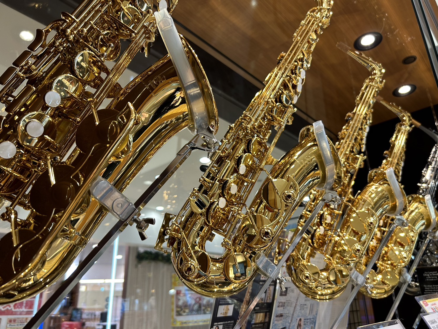 皆様こんにちは🥳管楽器担当の川上です！ このページではサックスの紹介をします！ 在庫がない物もお取り寄せ出来ますので、お気軽にご相談くださいね😊 CONTENTS🎷サックス選びのポイント🎷商品ラインナップ🌟アルトサックス🎷取扱い商品・店頭在庫状況🎷試奏はネット予約がおすすめ！🎷福岡ももち店へのアクセ […]
