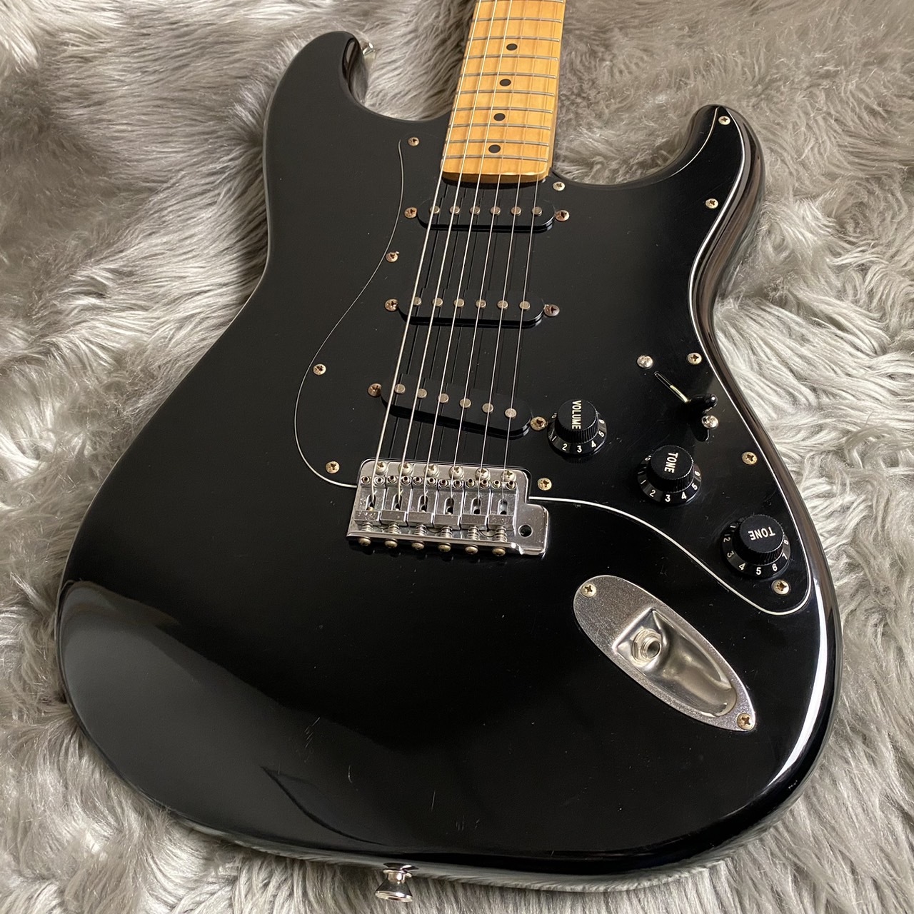 中古Fender Japan ST72-55 -BLK 【Eシリアル】