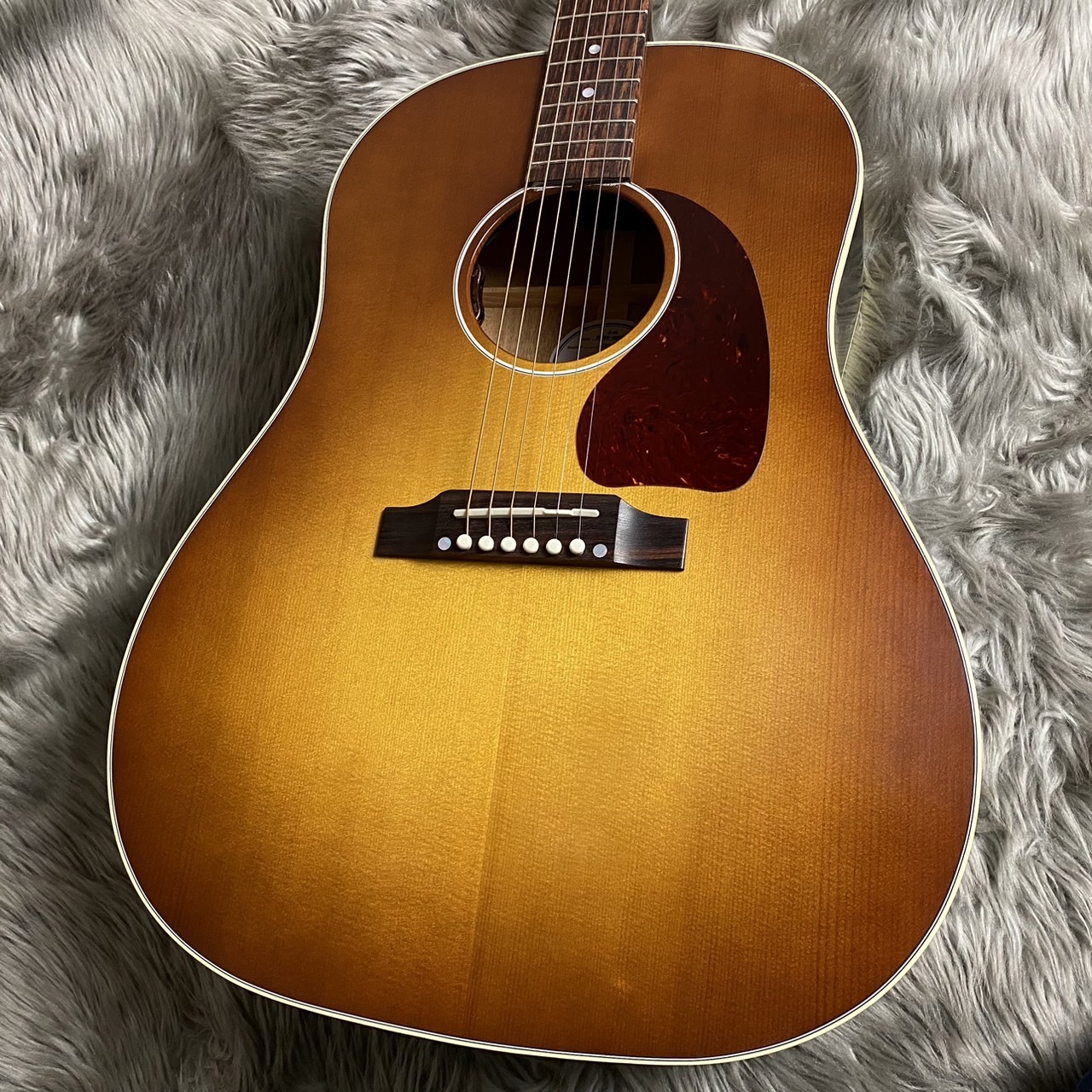 GibsonJ-45 Standard Honey Burst VOS