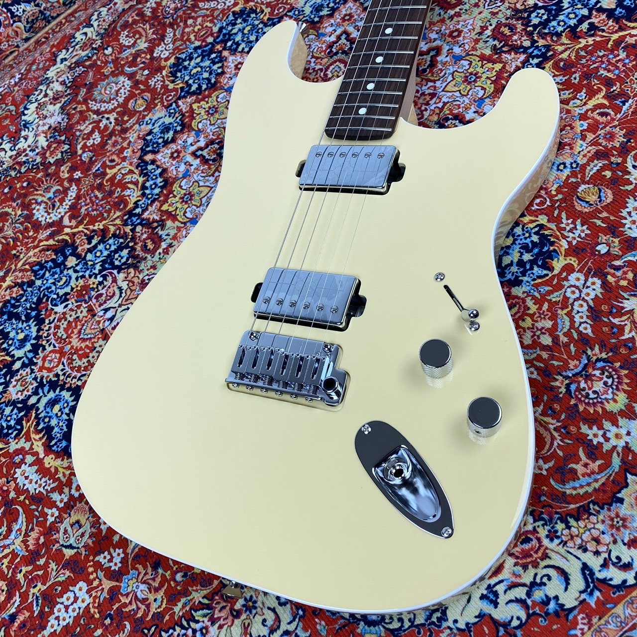 FenderMami Stratocaster Omochi, Rosewood Fingerboard, Vintage White