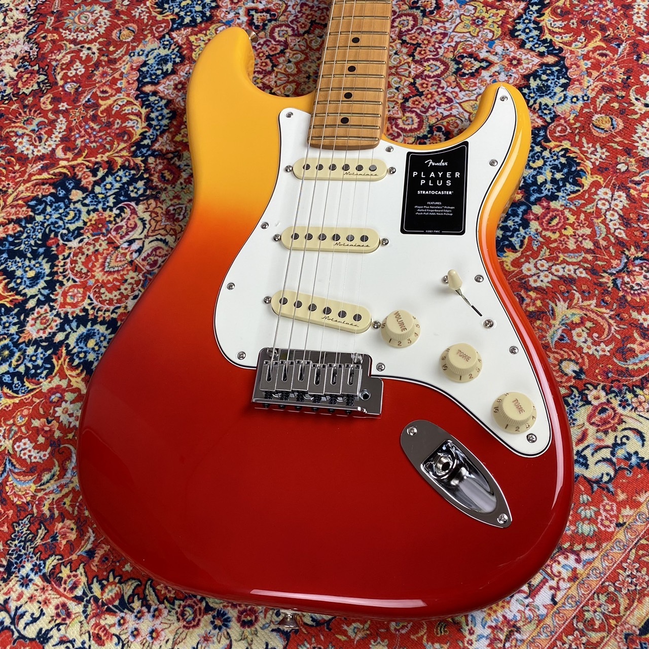 Fender Player Plus Stratocaster Maple Fingerboard - Tequila Sunrise