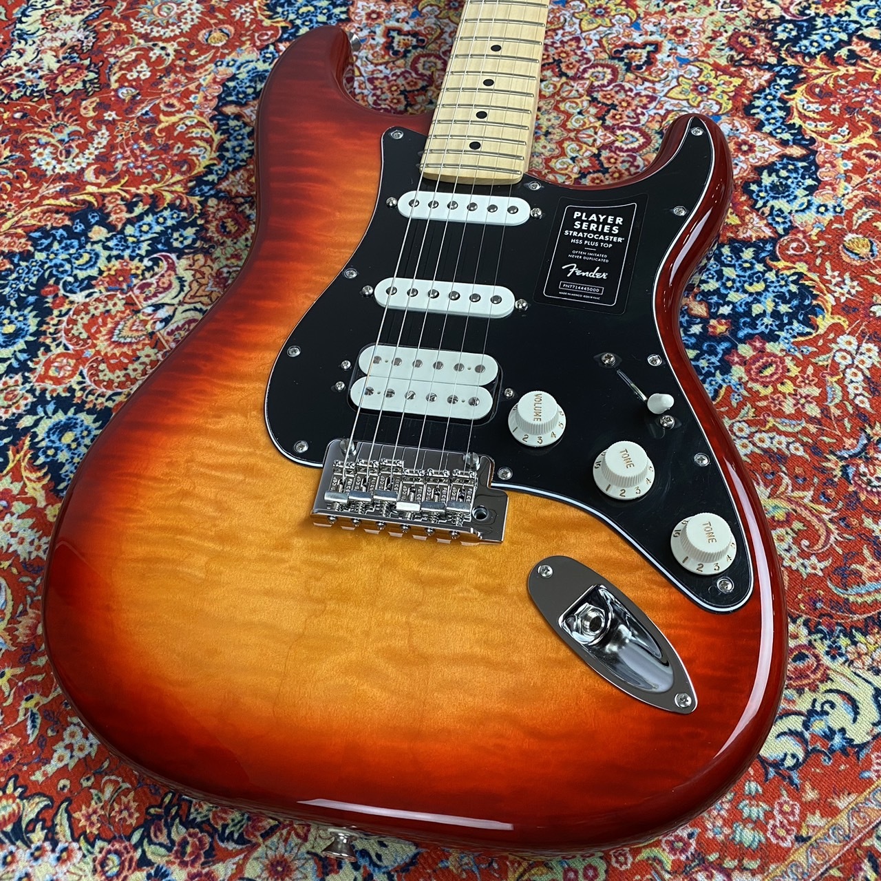 FenderPlayer Stratocaster HSS Plus Top, Maple Fingerboard - Aged Cherry Burst