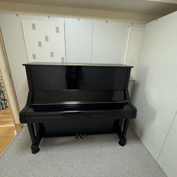 ここでピアノが搬入されました🎹