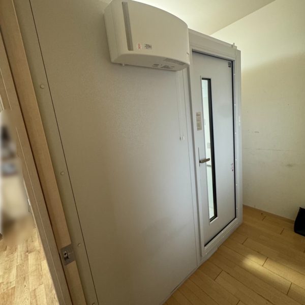 換気扇・扉が付いて、完成です🙌