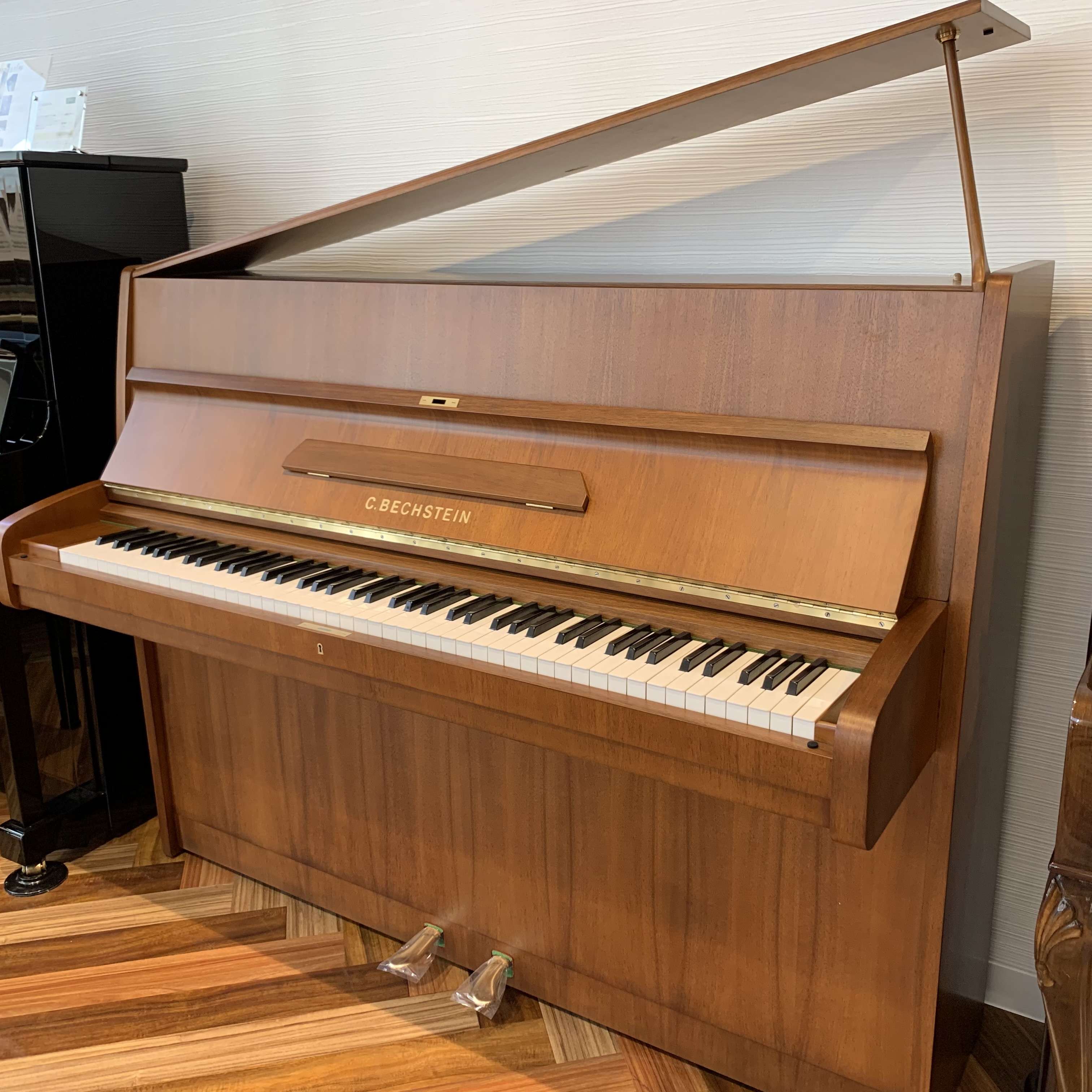 CONTENTSC.BECHSTEIN(ベヒシュタイン) 12Nご成約特典／お支払い方法／配送について調律師による安心のアフターフォローピアノアドバイザーが楽器選びをサポートお問い合わせC.BECHSTEIN(ベヒシュタイン) 12N 柔らかく純粋でぬくもりのある音色を基調に、繊細なピアニッシモから […]
