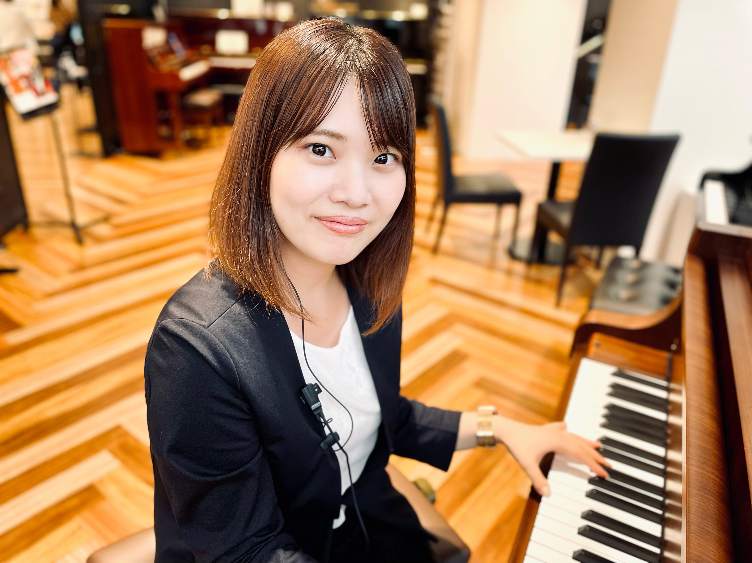 ピアノアドバイザー林　茉友子