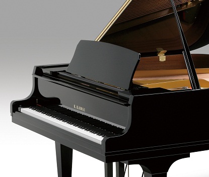 グランドピアノらしい、腕木や譜面台に緩やかな曲線を採り入れたデザイン