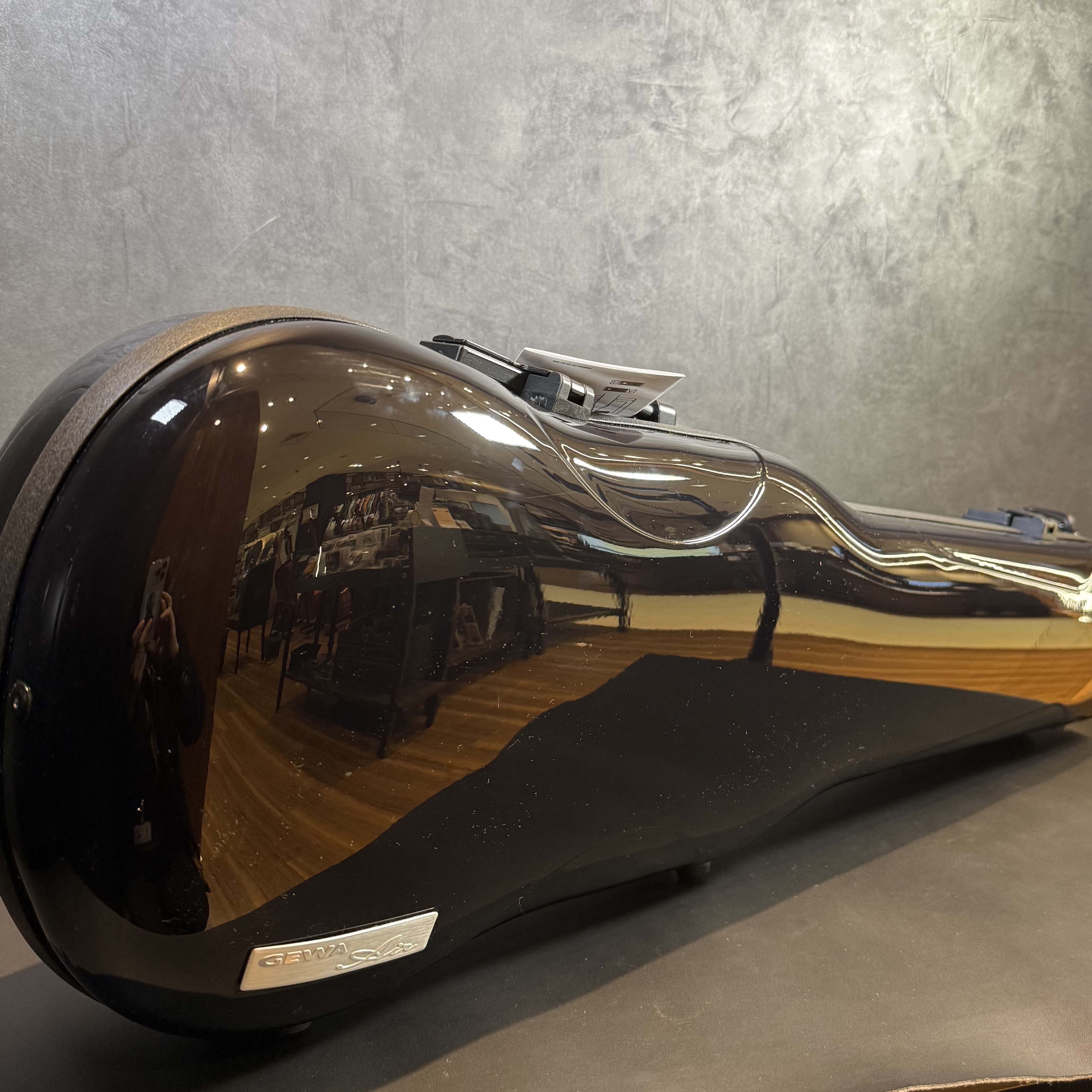 GEWA（ゲバ）AirShape　BK