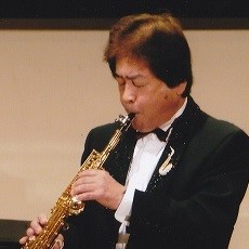 CONTENTSプロフィール講師へのインタビューお申し込み・お問い合わせプロフィール 講師へのインタビュー スタッフ：好きな・得意な演奏ジャンルはなんですか？ 久保田：全ジャンル！和洋折衷！！ スタッフ：どんな方がレッスンに通われていますか？ 久保田：小学生から高年者まで(男女)が通われています。  […]