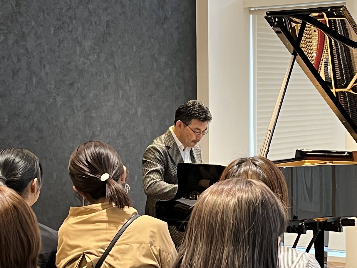 CONTENTSグレイスフルコンサートレポートプログラムPhoto Galleryグレイスフルコンサートグレイスフルコンサートレポート ピアニスト赤松林太郎さん（Pf）によるグレイスフルコンサートを開催いたしました。今回のグレイスフルコンサートは、ショパンコンクールイヤーということで、オールショパン […]