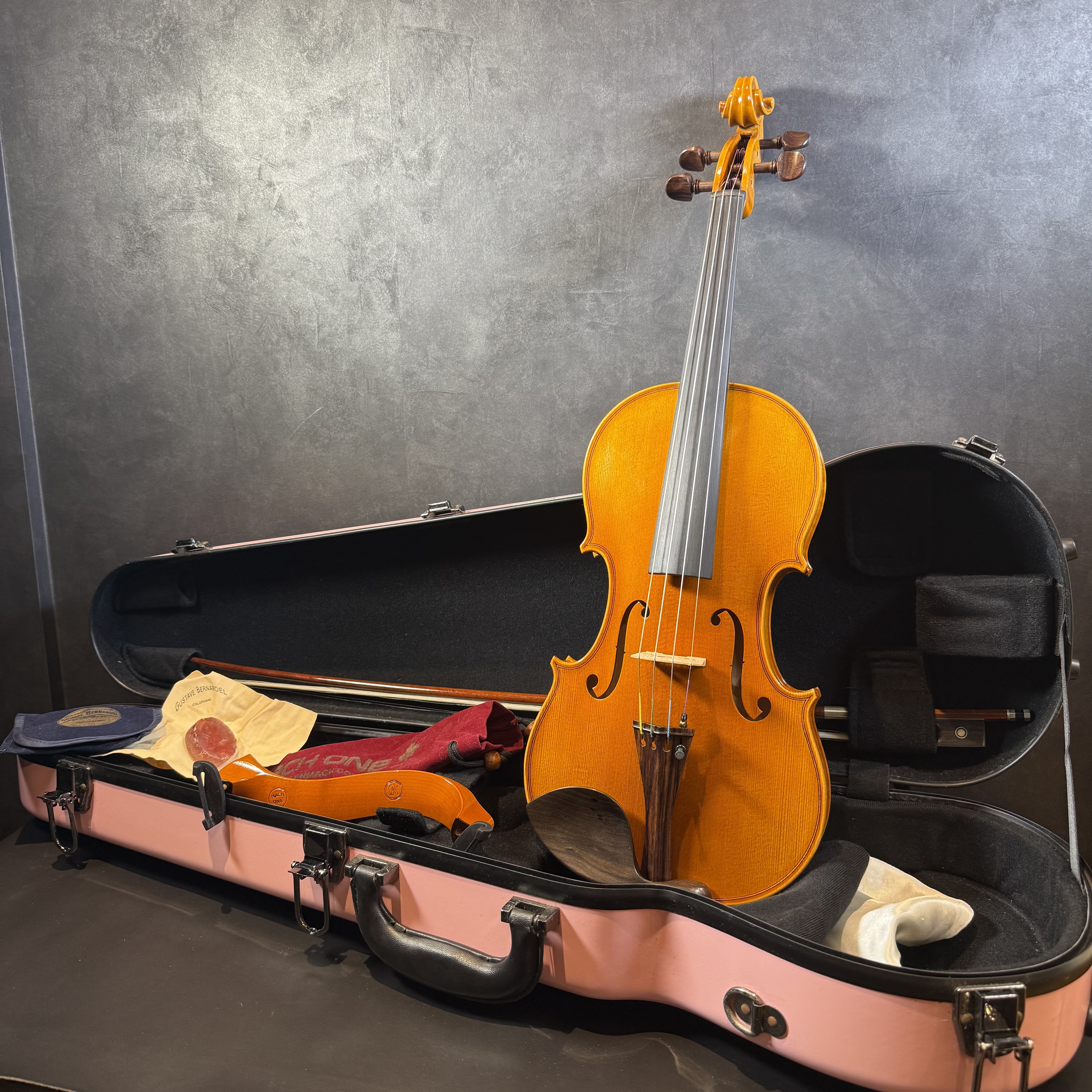 CONTENTSKlaus Heffler(クラウス・へフラー) No.600 2013年製リペアマンによる安心のアフターサポート弦楽器アドバイザーが楽器選びをサポートお問い合わせKlaus Heffler(クラウス・へフラー) No.600 2013年製 リペアマンによる安心のアフターサポート 岩 […]