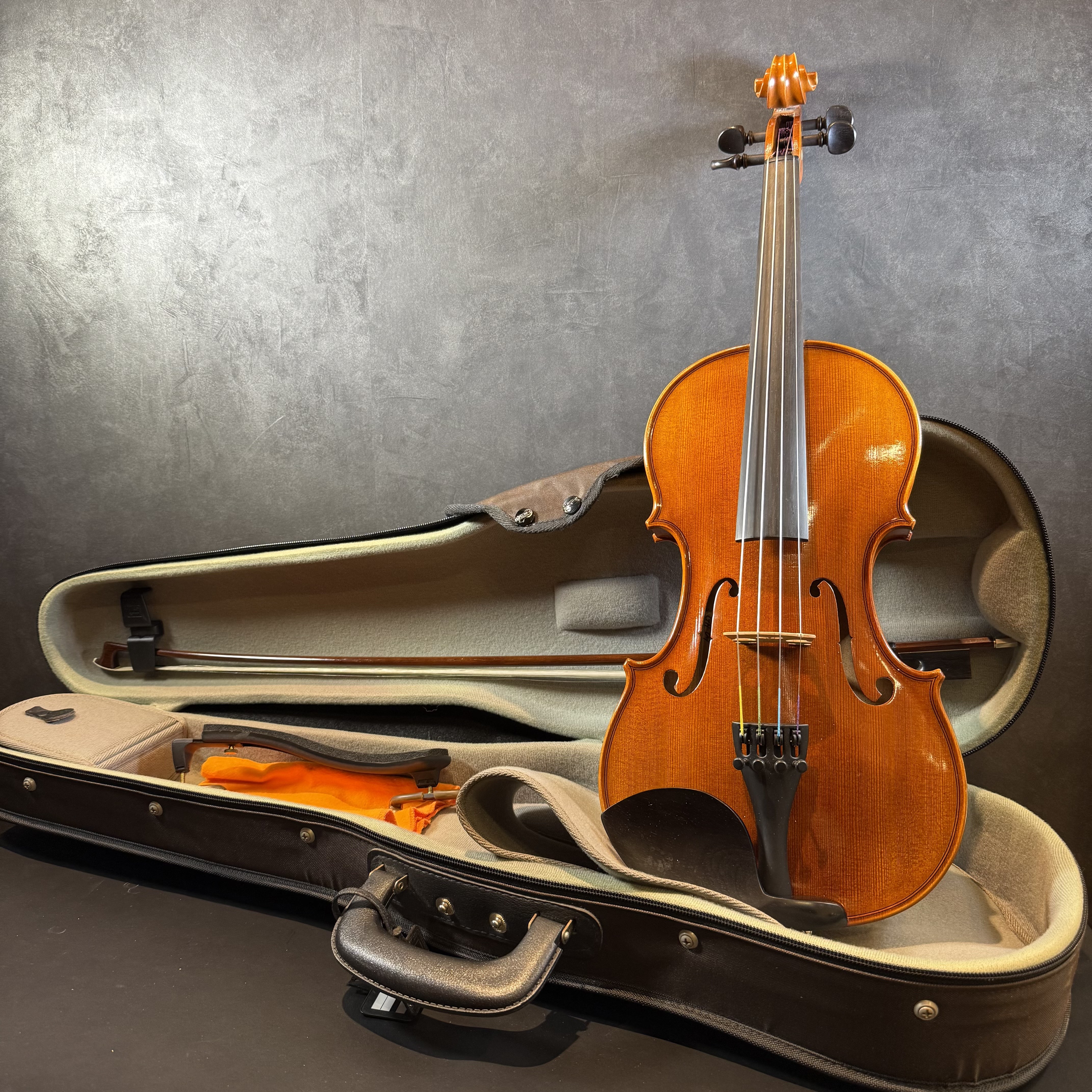 CONTENTSGerhard Hoyer(ゲルハルト・ホイヤー) GH04 2001年製 ドイツ製　4/4サイズリペアマンによる安心のアフターサポート弦楽器アドバイザーが楽器選びをサポートお問い合わせGerhard Hoyer(ゲルハルト・ホイヤー) GH04 2001年製 ドイツ製　4/4サイズ [&hellip;]