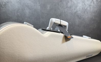 【展示ヴァイオリンケース紹介】BAM 限定100本 ET2002XLW White Leather 赤ステッチ仕様 シリアルナンバー付き 入荷しました