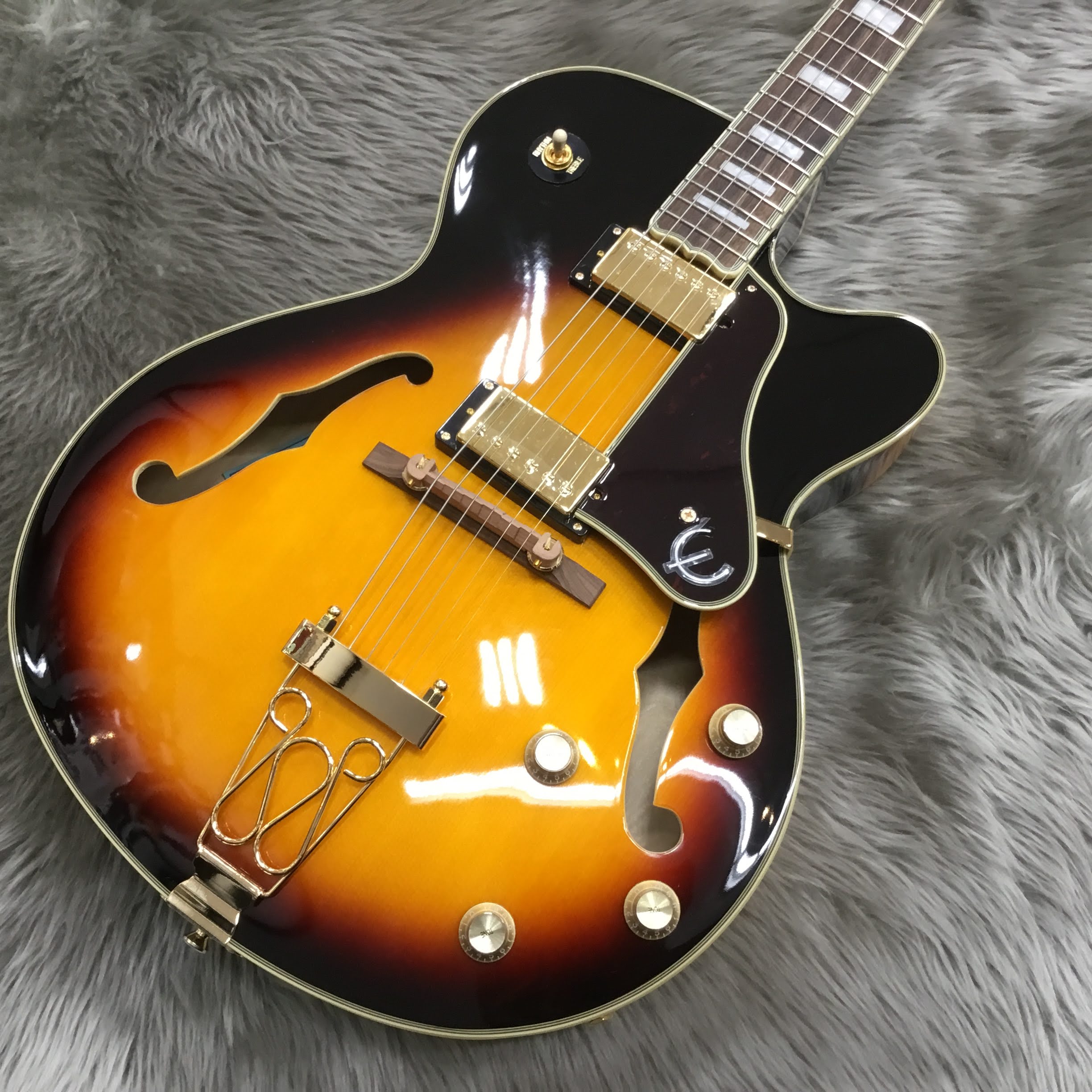 伝説のJazzギタリスト"Joe Pass"の名を冠した一本Epiphone JoePass EMPEROR2 PRO