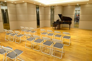 グランドピアノ常設のレンタルホール「みなふな音楽ホール」のご案内