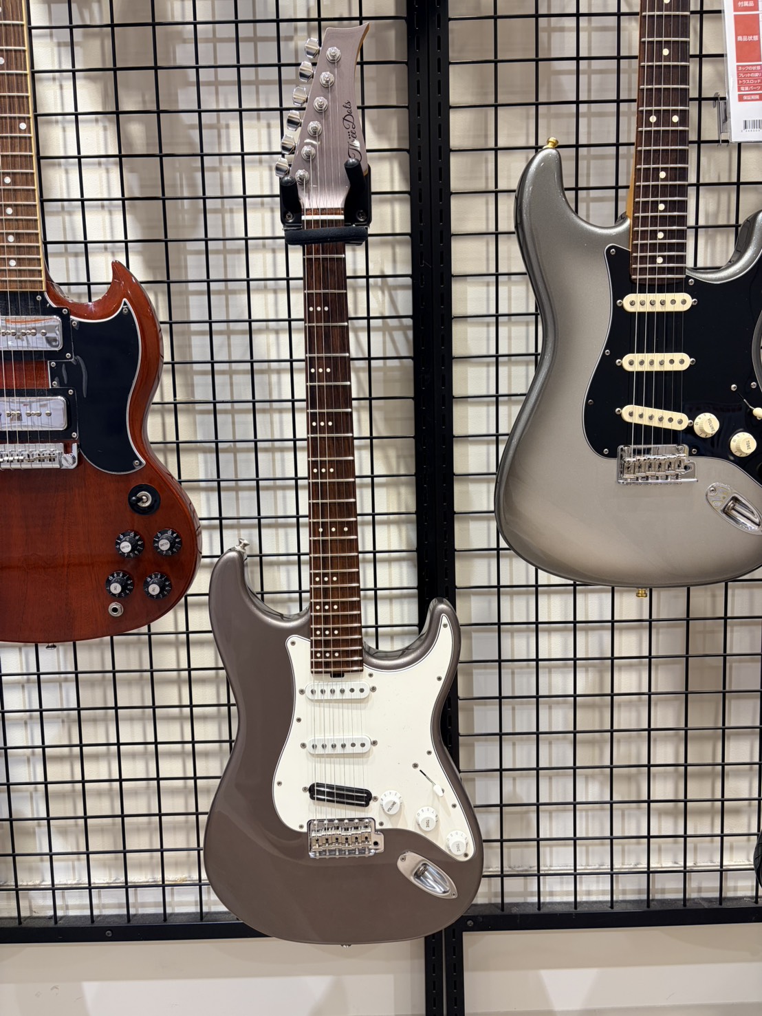 Three DotsS model/R-MH