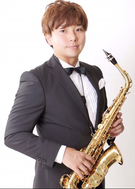 *藤原　祐（ふじわら　ゆう）　担当曜日:金曜日 *講師プロフィール 3歳からピアノを始め、高校よりサックスを始める。 サックスを野村秀樹、川﨑有記、ジャズ理論を五十嵐誠、音楽理論を寺島康朗の各氏に師事。 *皆様へ一言 楽器に触るのが初めての方もご安心ください。 サックスを吹く楽しさを一緒に分かち合い […]