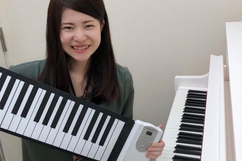 スタッフ写真 ピアノインストラクター 福永