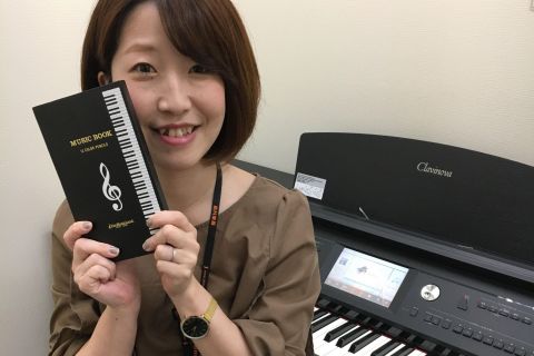 スタッフ写真 ピアノインストラクター 中山