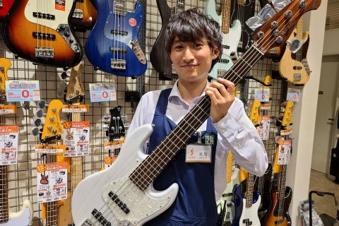 スタッフ写真 エレキギター 米島