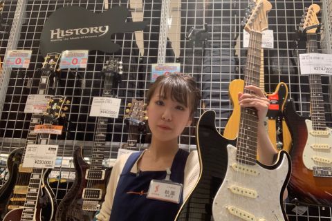 スタッフ写真 ギターアクセサリー 秋葉
