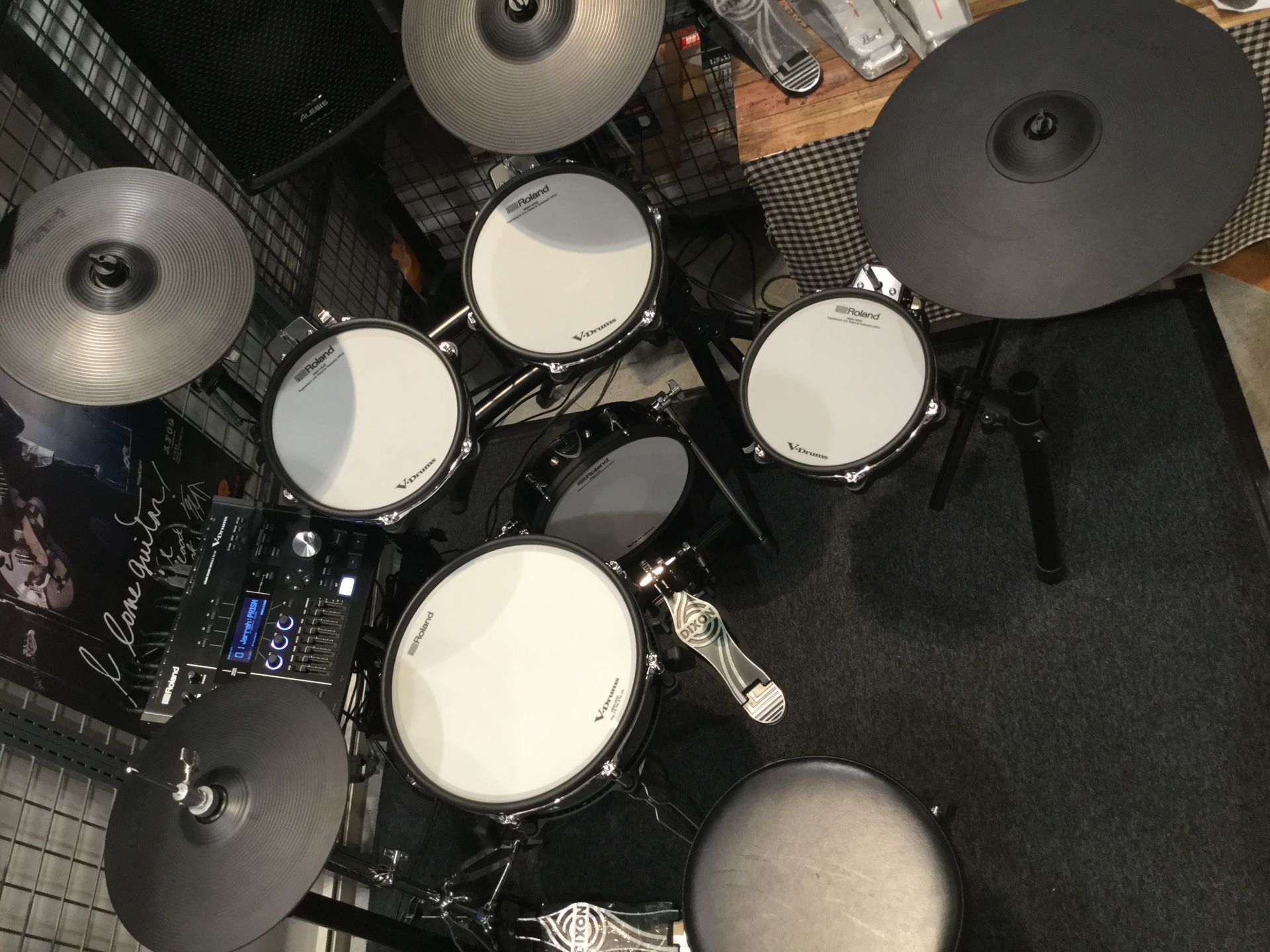 *島村楽器限定フラッグシップモデル2018年4月28日（土）発売！！ Roland V-Drumsフラグシップモデル「TD-50シリーズ」の島村楽器限定モデルが発売となります。]]世界最高水準のサウンドと演奏性能をさらにコンパクトに凝縮し、練習に最適なオリジナルコンテンツも充実させたこのモデルは、日 […]