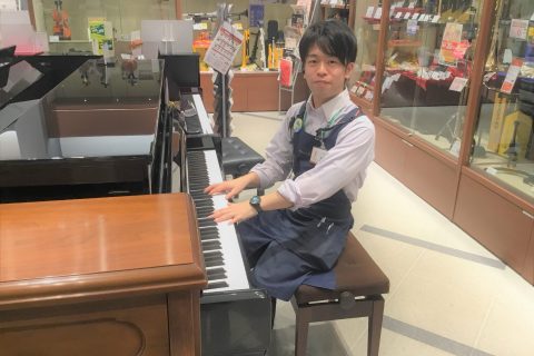スタッフ写真 ピアノアドバイザー/管楽器アドバイザー/バイオリン・防音室・楽譜 大西