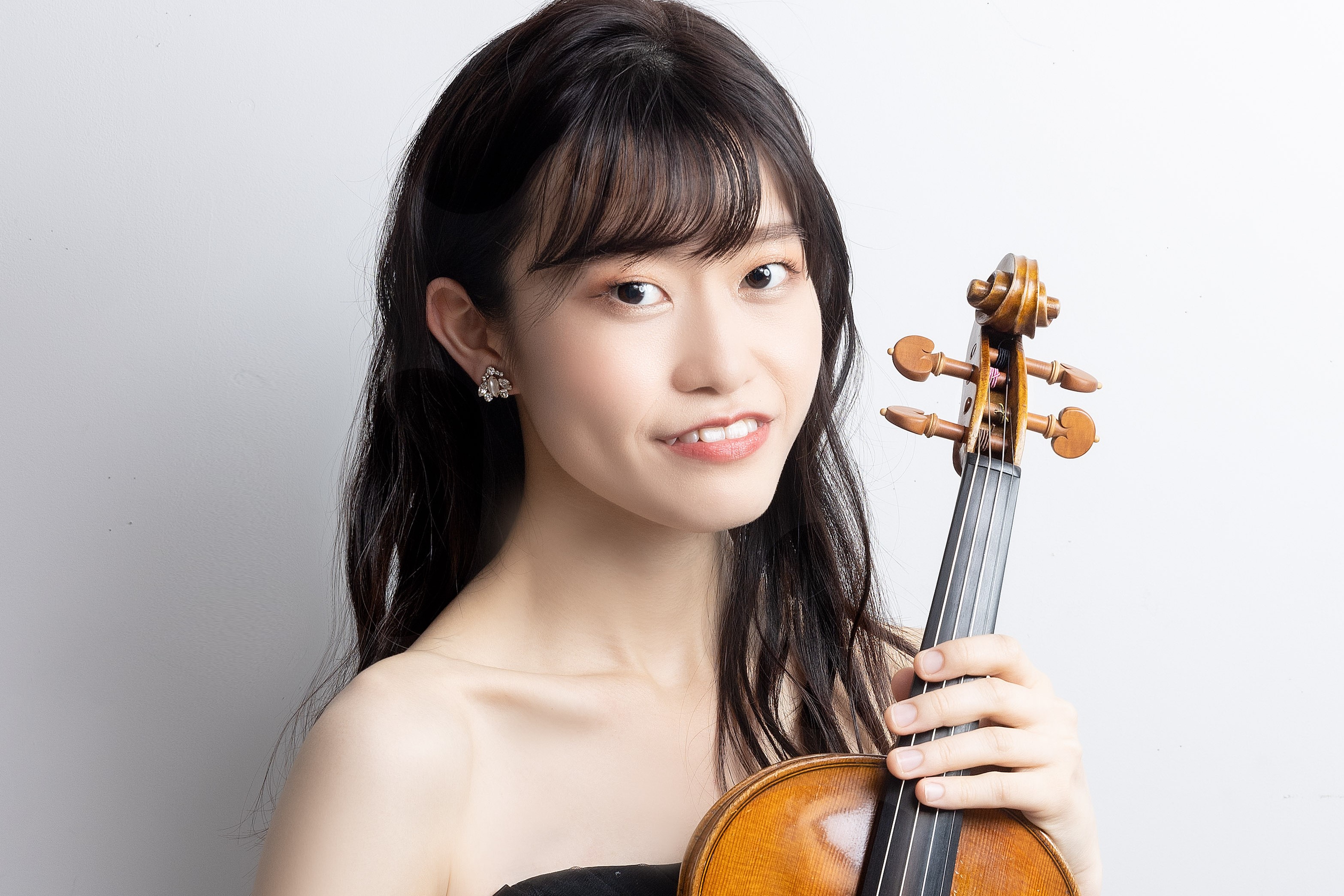 CONTENTS久永　彩加（ひさなが　あやか）　担当曜日:水曜日講師へのインタビュー講師コメント久永　彩加（ひさなが　あやか）　担当曜日:水曜日 講師へのインタビュー 先生がヴァイオリンを始めたきっかけを教えて下さい！ 4歳の時、祖母からもらったヴァイオリンのおもちゃが楽しかったことをきっかけに、ヴ […]