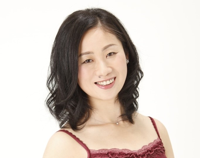 CONTENTS石田　香里（いしだ　かおり）　担当曜日:月曜日講師へのインタビュー【声楽】講師へのインタビュー【ソルフェージュ】石田　香里（いしだ　かおり）　担当曜日:月曜日 講師へのインタビュー【声楽】 声楽をはじめたきっかけを教えてください 歌うことが好きで、気が付いたら毎日歌っていました。 楽 […]