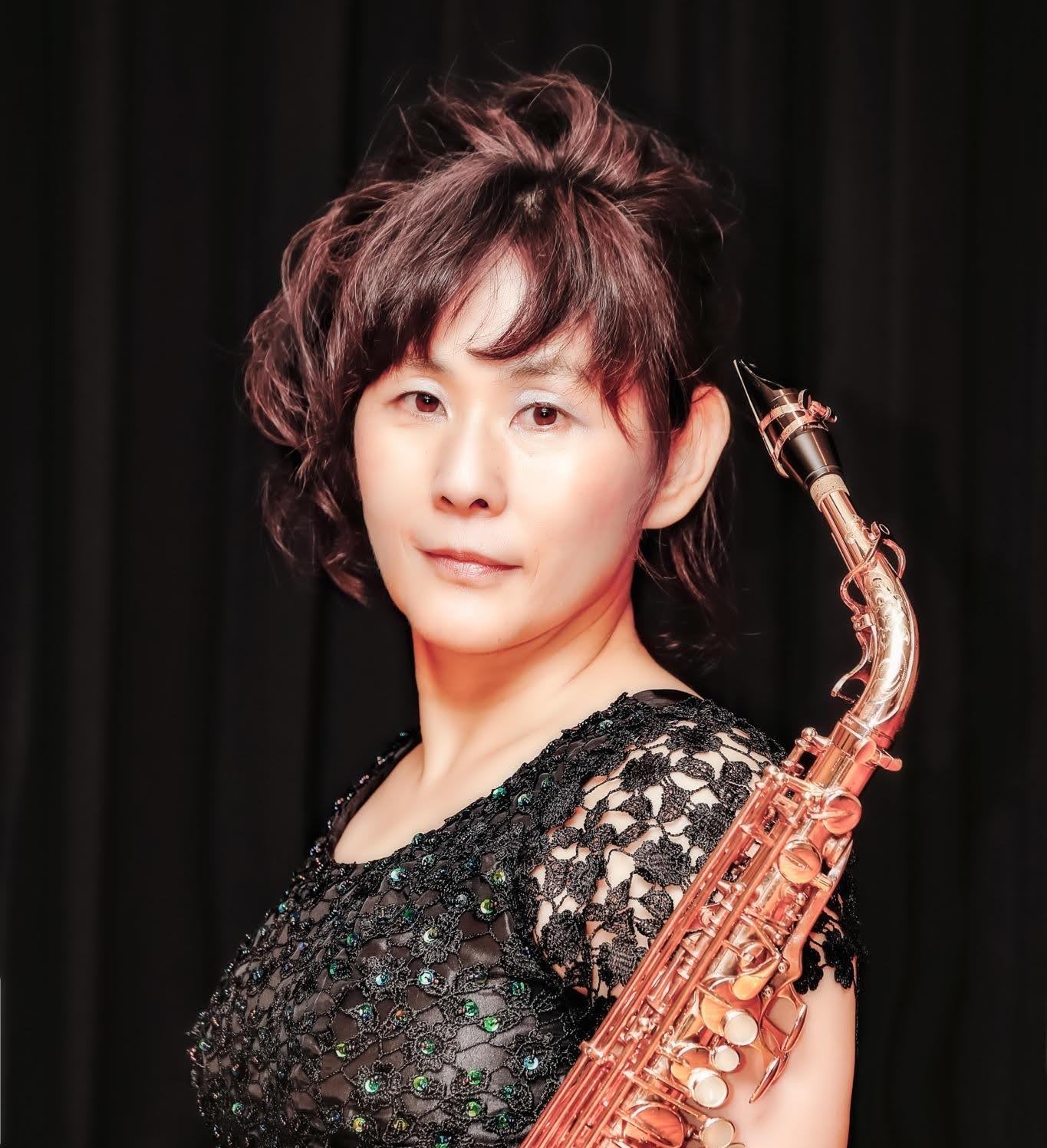 CONTENTS宇野　淳子（うの　じゅんこ）　担当曜日:水・金曜日講師へのインタビュー講師からのコメント店内レッスン室の様子宇野　淳子（うの　じゅんこ）　担当曜日:水・金曜日 講師へのインタビュー 先生がサックスを始めたきっかけを教えて下さい！ 中学一年生のとき、吹奏楽部に入ったのがきっかけです。初 […]