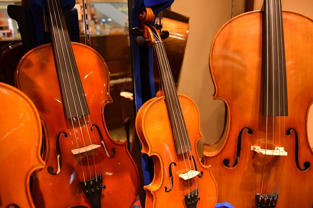*ヴァイオリン・チェロ各種取り扱いございます！ 島村楽器広島祇園店ではヴァイオリンとチェロの展示・販売をしております。店内には初心者にオススメのヴァイオリンから、お子様の成長に合わせてお選びいただける分数ヴァイオリン、中四国エリアでは唯一となる、チェロも展示販売しておりますので、ヴァイオリン、チェロ […]