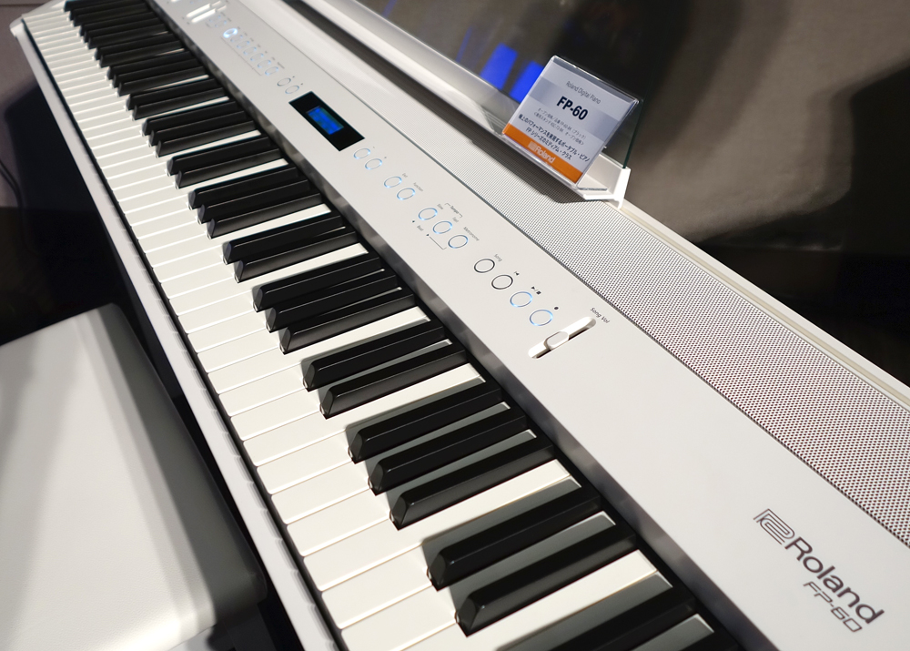象牙調のPHA-4 スタンダード鍵盤と新ピアノ音源で演奏者のニュアンスを精細に表現