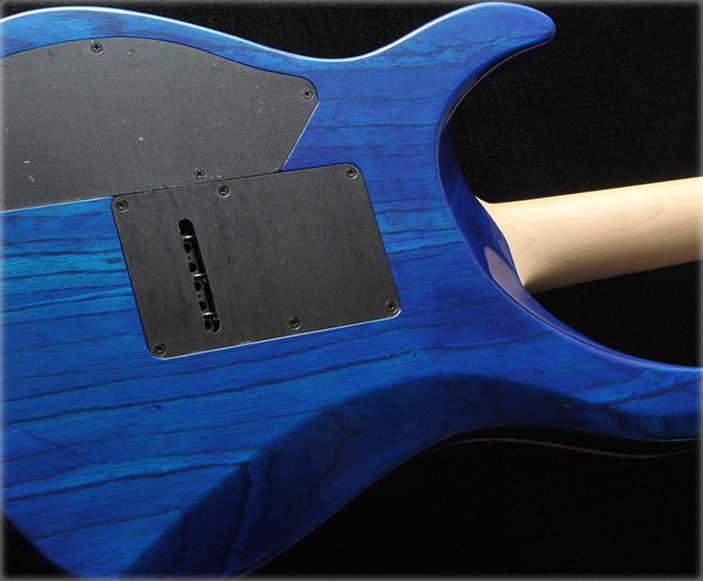 ボディバック材には Top Grade Light Ash。