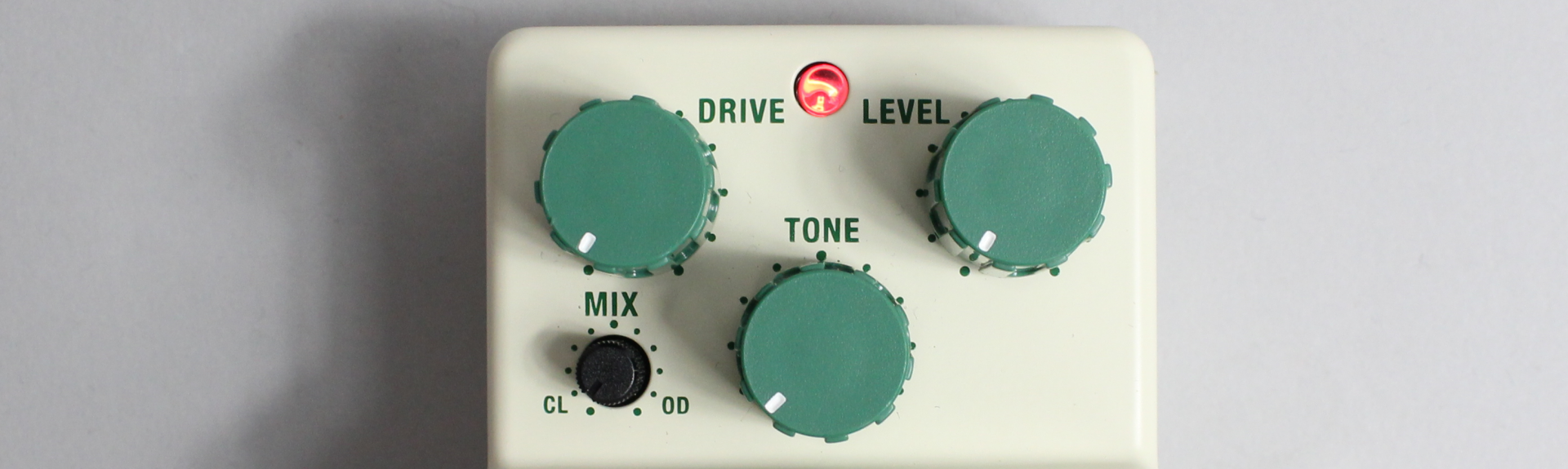 歪み⇔クリーンの音量バランス調整が可能 MIXコントロール・ノブ