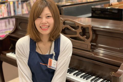 スタッフ写真 ピアノ、防音室 古橋