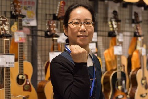 スタッフ写真 店内美化 帆足