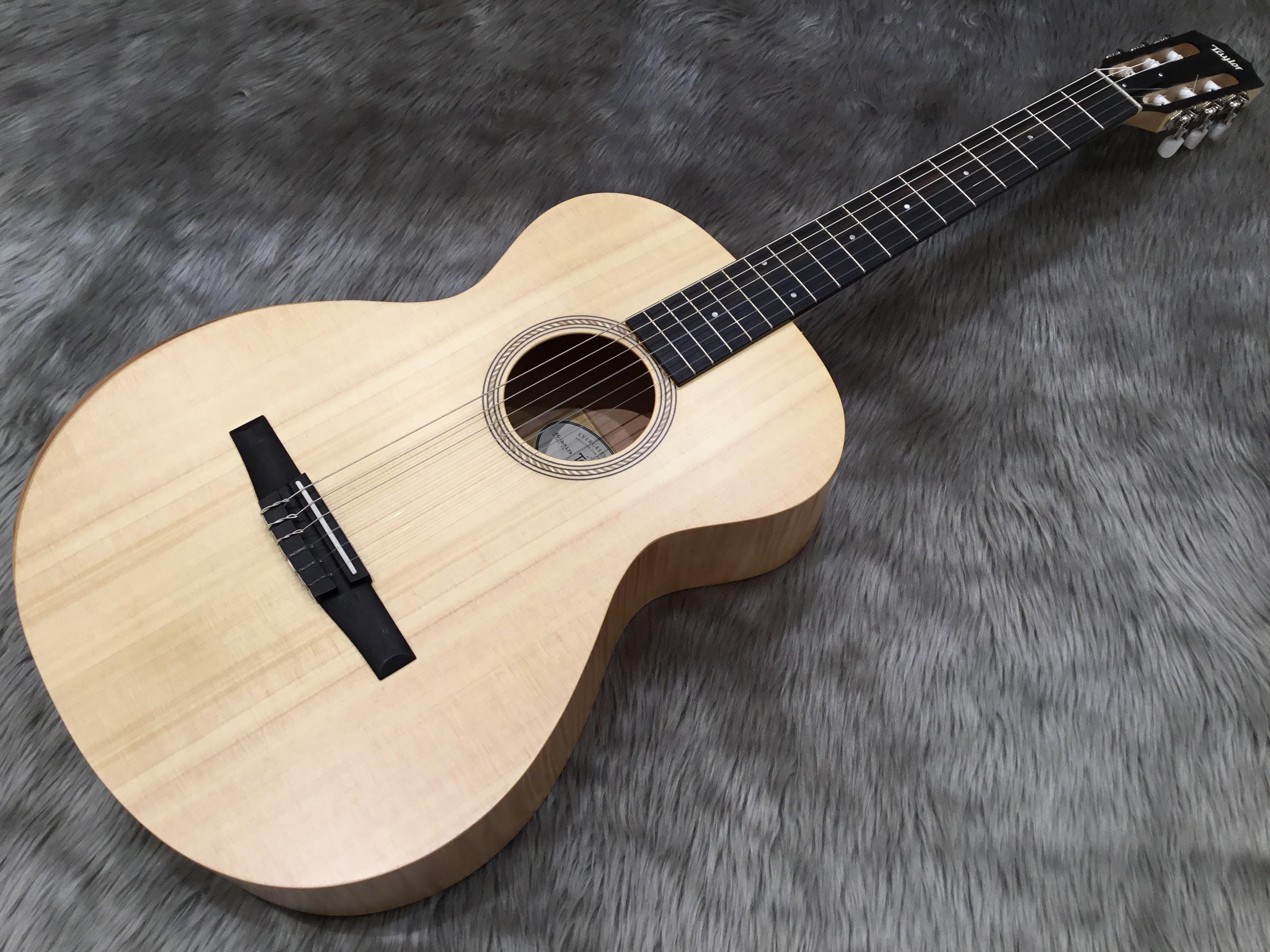 *Taylor/LTD EG Academy 12e-N入荷しました！ こんにちは！アコースティックギター担当の二宮です！]]環境保全やサステナブルなものづくりに積極的に取り組んでいるテイラー社との共同開発により誕生した、持続可能な森林から伐採された木材のみで製作されたオリジナルのエレガットギターが […]