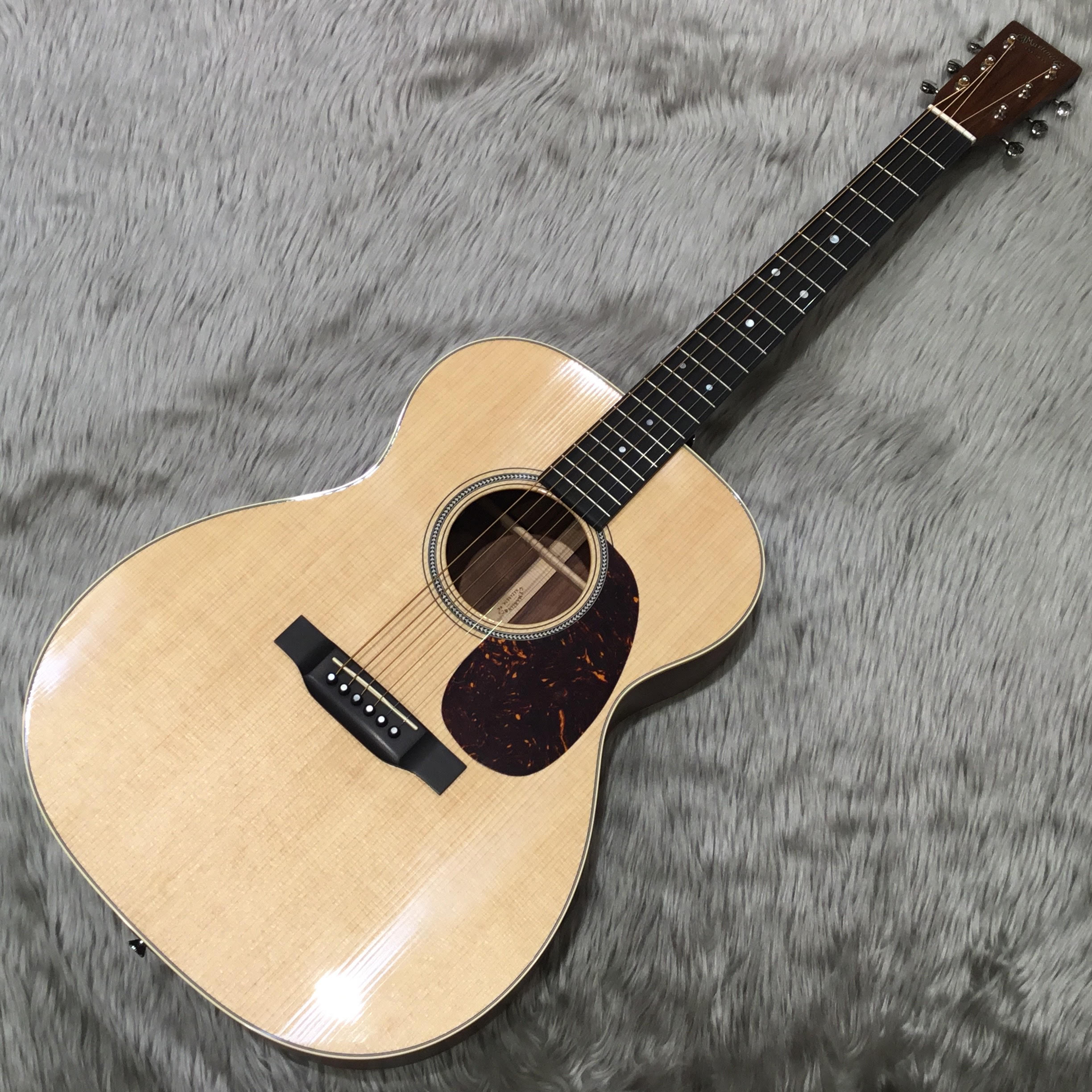 アコースティックギター】Martin 000-16E-01 NATをご紹介！｜島村楽器 