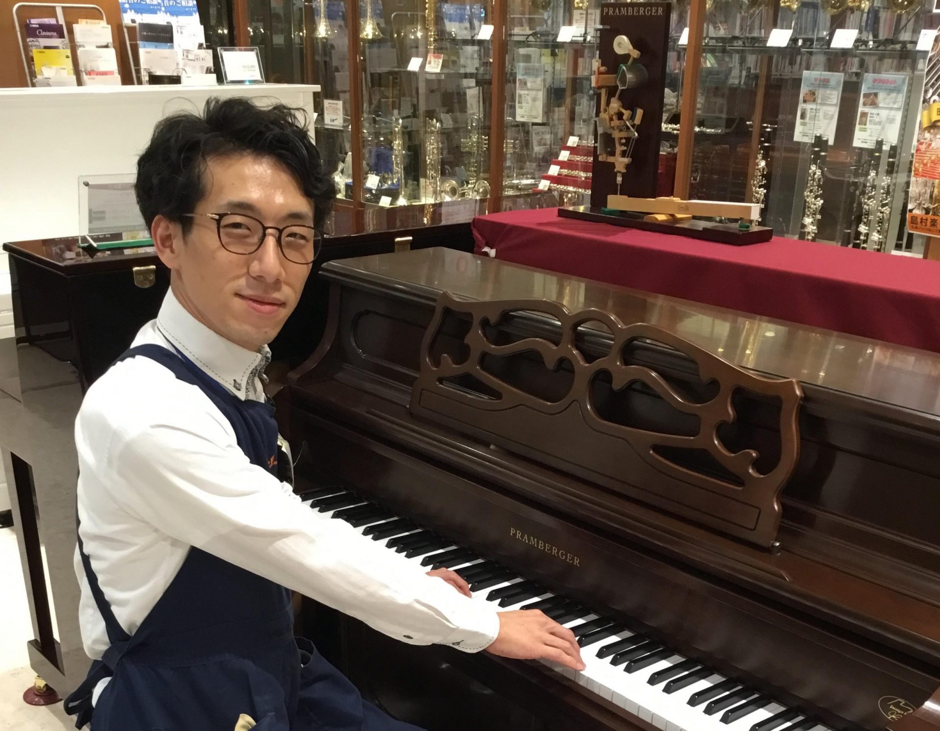 電子ピアノ担当 社内資格:「ピアノアドバイザー」「音楽教室アドバイザー」認定取得落合 博哉 (おちあい ひろや)