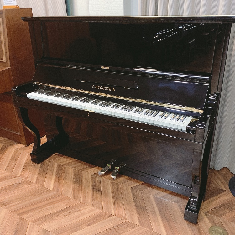 中古アップライトBECHSTEIN　Concert8