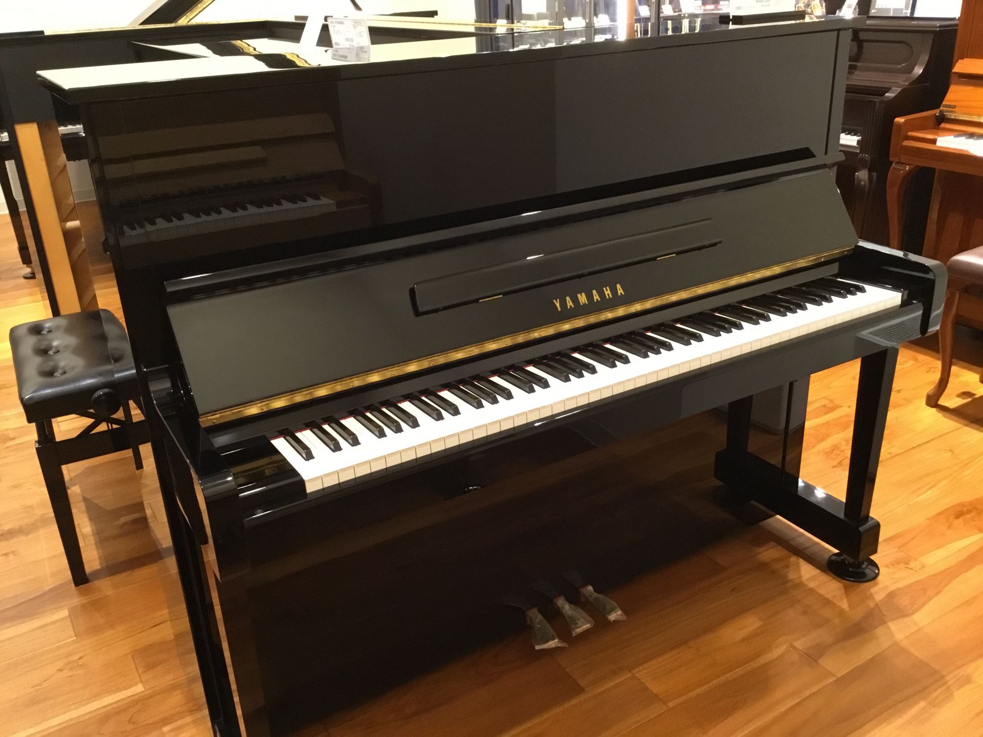 中古アップライトYAMAHA MC10A
